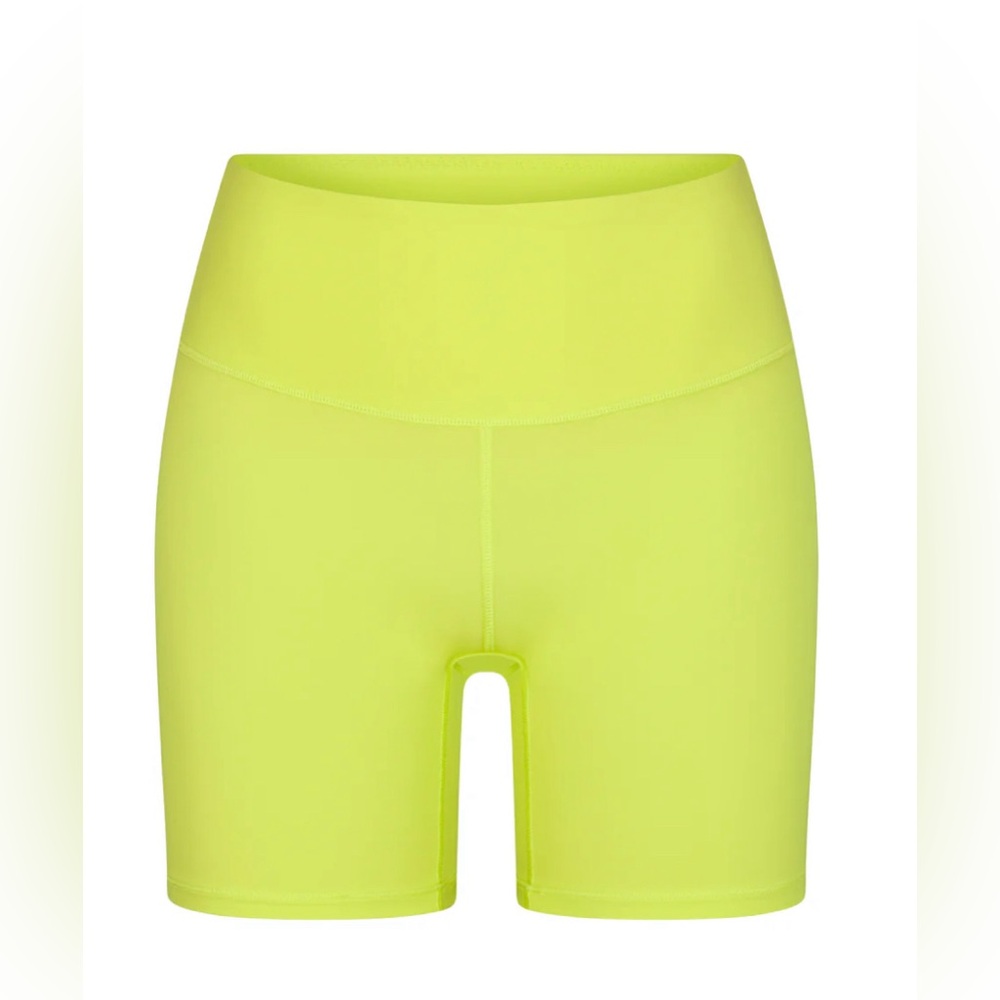 NWT SKIMS FITS EVERYBODY HIGH-WAISTED SHORT